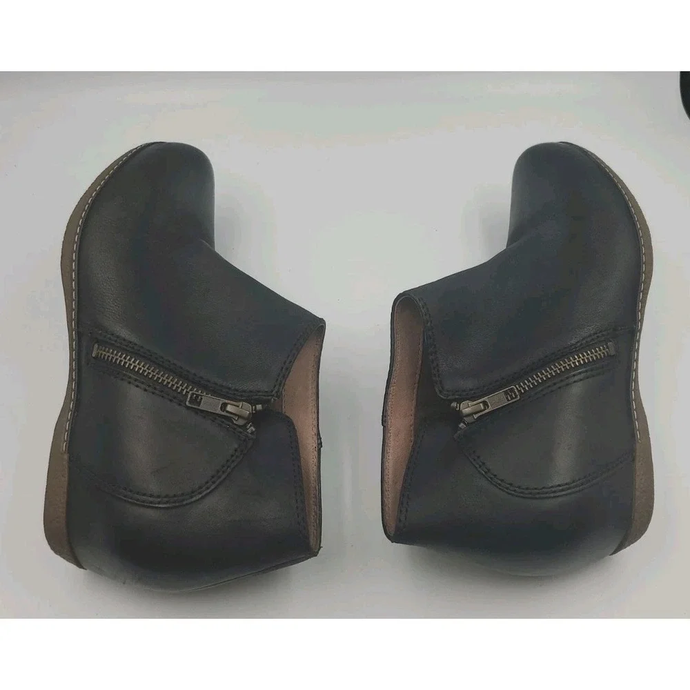 Dansko Leyla Black Leather Bootie Shoes Size 40 US 9.5 Wedge Comfort Boots